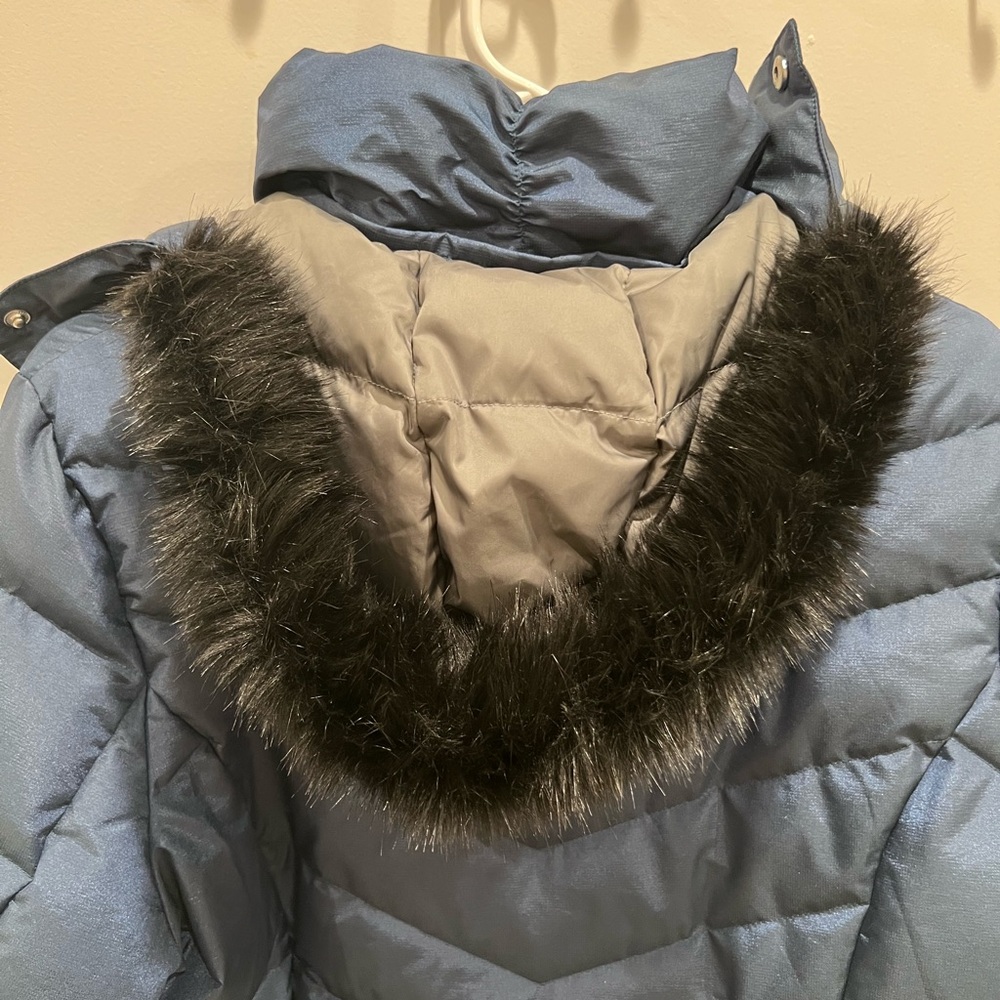 Eddie Bauer Coat. Parka. Navy blue. Size womens tall - Picture 6 of 7